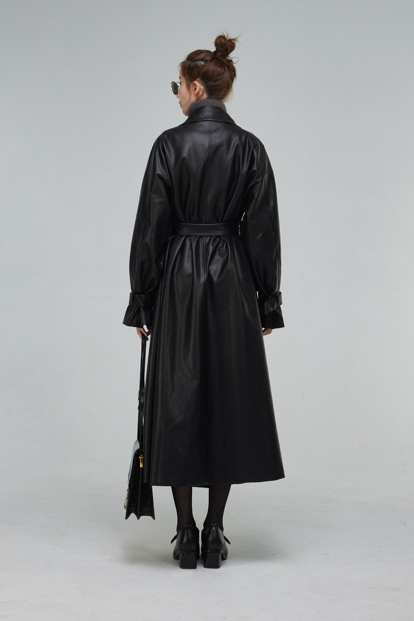 黒幕の登場》ダブルブレストフェイクレザーコート-Black – Tnewties