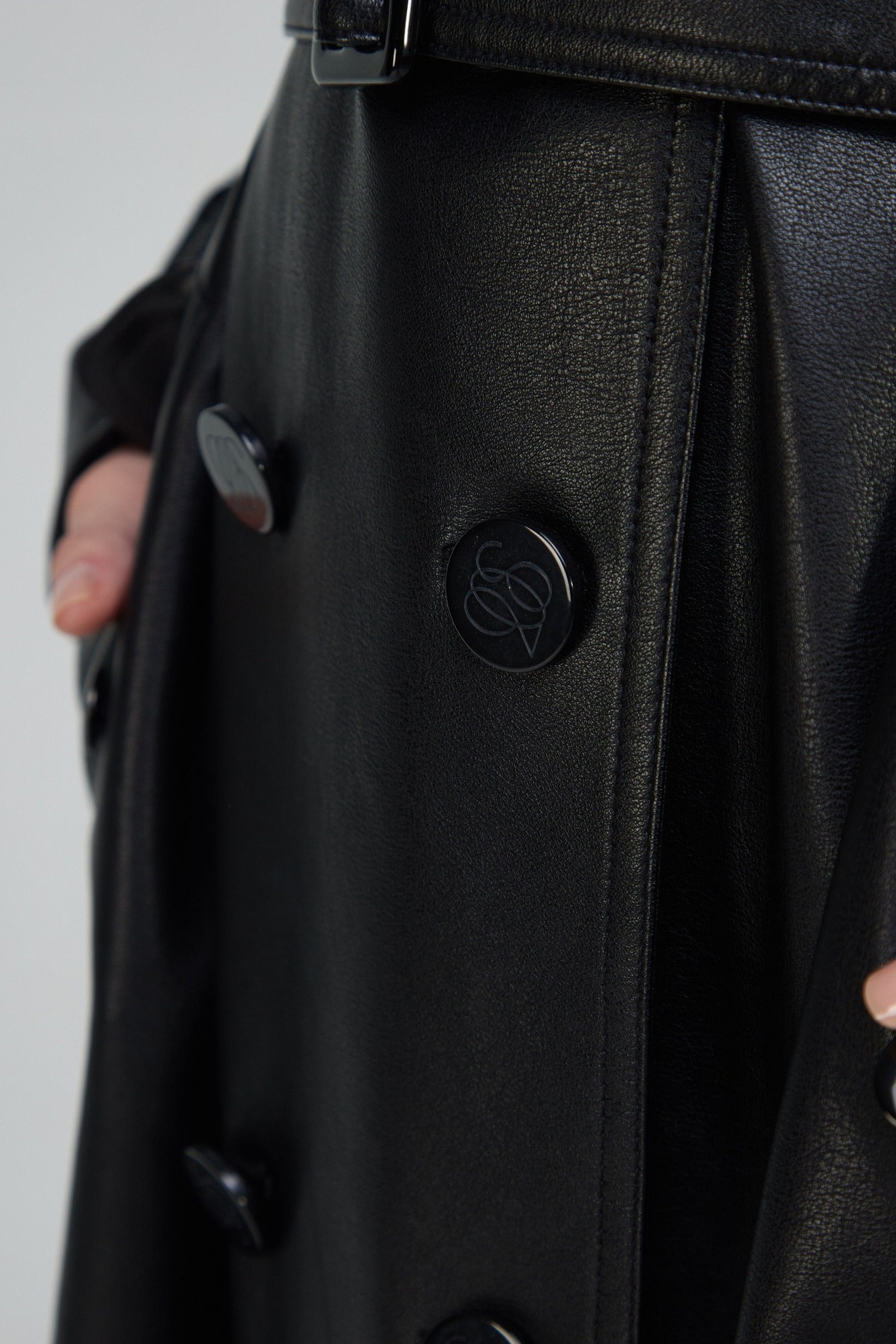 黒幕の登場　ダブルブレストフェイクレザーコート　tnewties 黒幕の登場》ダブルブレストフェイクレザーコート-Black – Tnewties