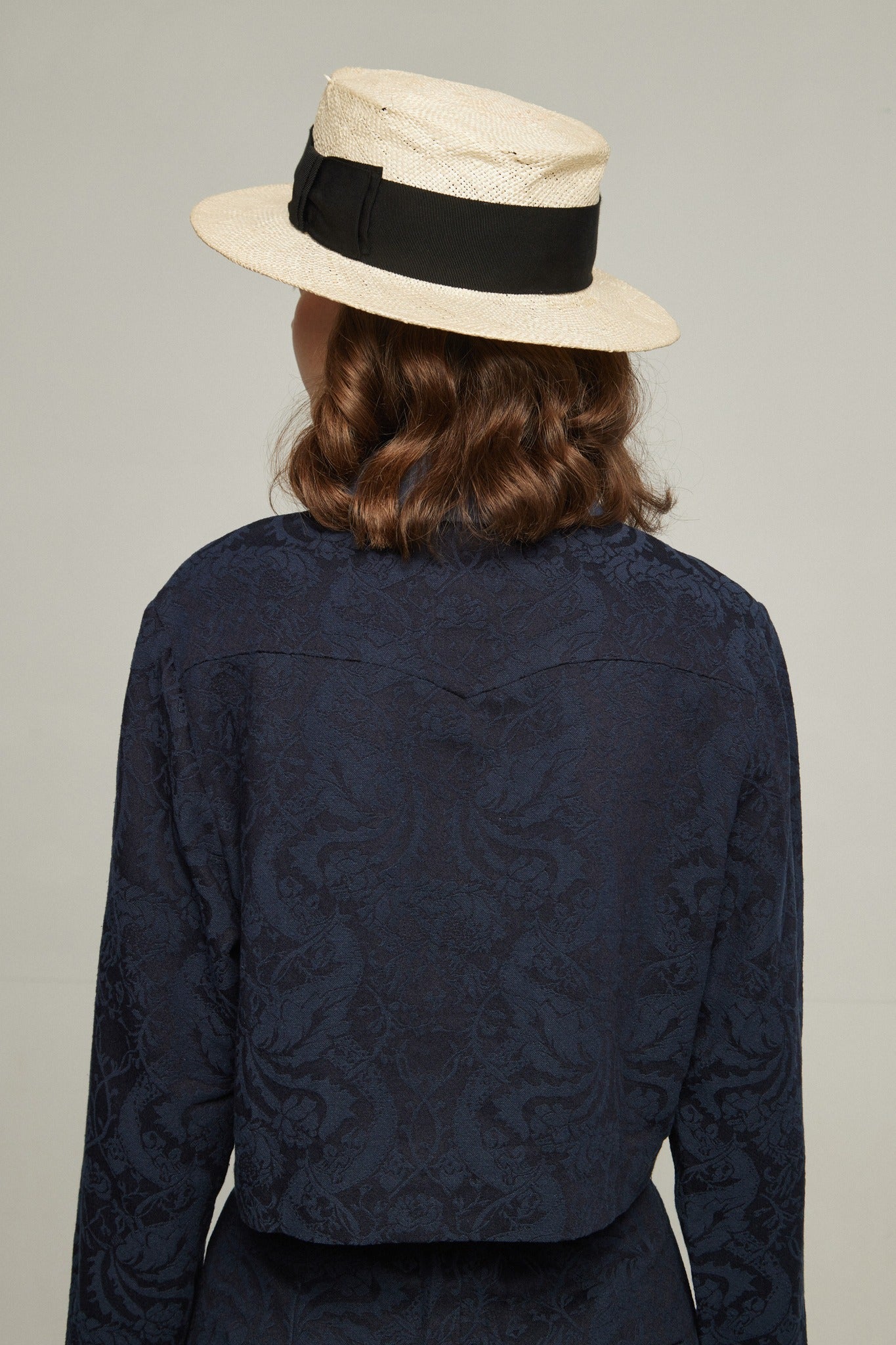 タクシーを呼んで》シノワズリジャガードブラウス-Navy – Tnewties